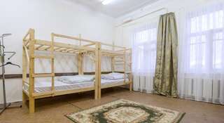 Гостиница Хостел Централ Пятигорск Кровать в общем 12-местном номере для мужчин-3