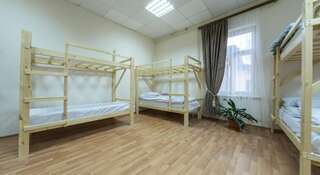 Гостиница Хостел Централ Пятигорск Кровать в общем 12-местном номере для мужчин и женщин-4